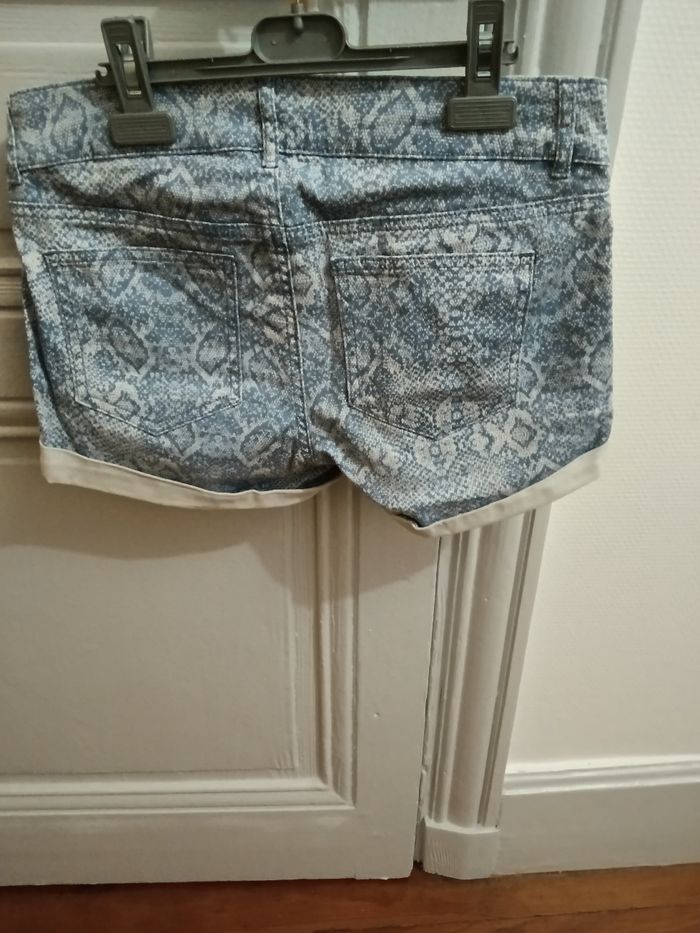 Short H&M bleu clair et blanc - photo numéro 2