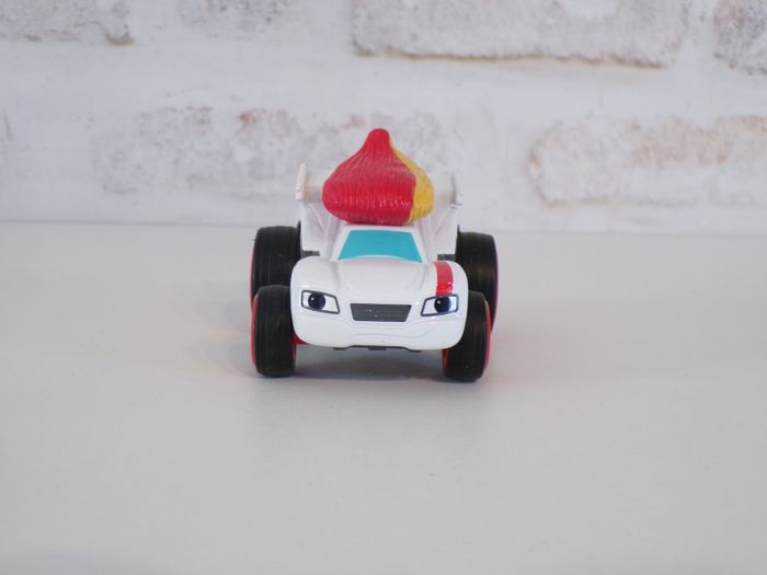 Monster Trucks - Voiture de course - Speedrick - Les monstres Machines (J5) - photo numéro 4