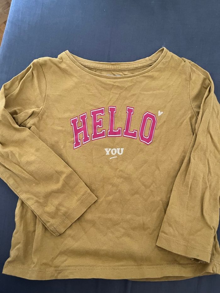 Lot pulls t shirts manches longues - photo numéro 2