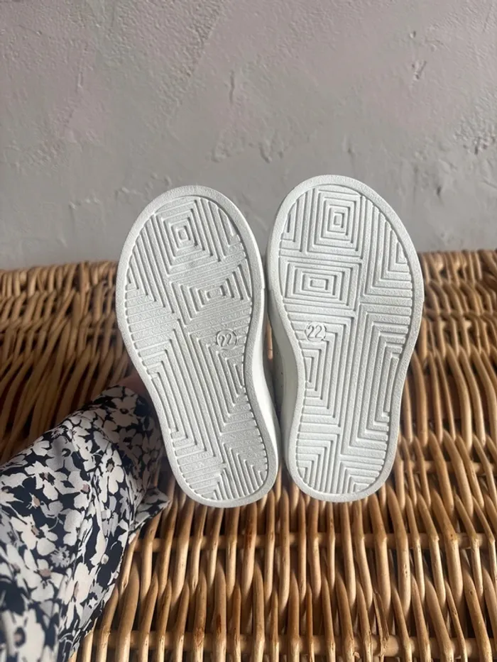 Chaussures à scratch. Pointure 22 neuf avec étiquette - photo numéro 6
