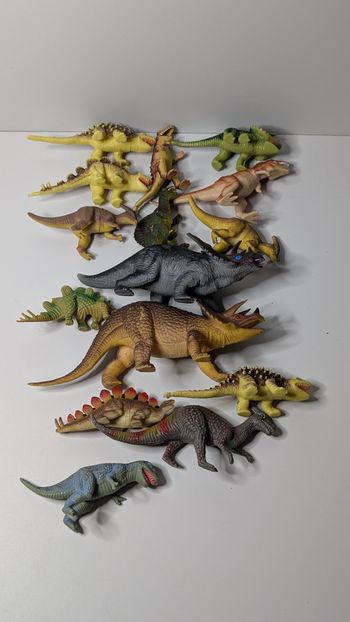[Jouet] Lot de 15 dinosaures
