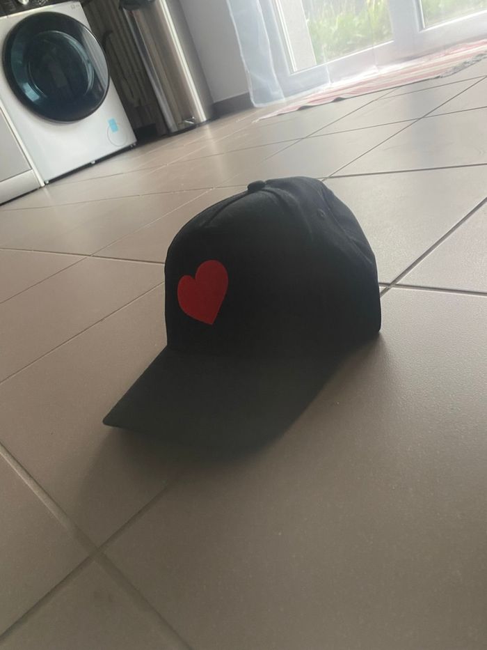 Casquette Atlantis Noir Cœur Rouge si†jeune S 🧢 - photo numéro 3