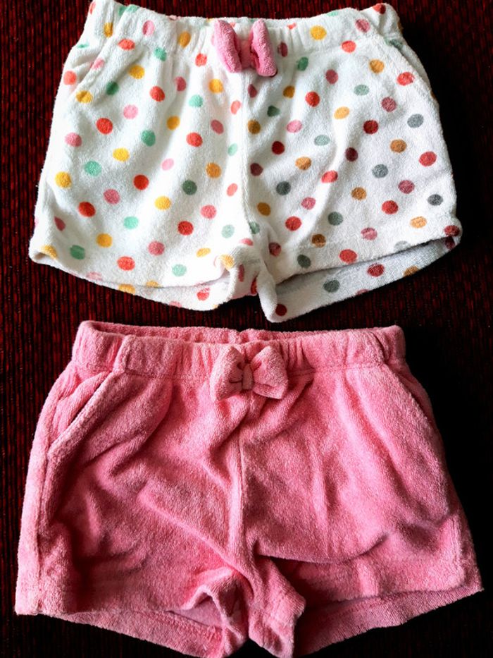 2 shorts courts bébé fille 9-12 mois Tex