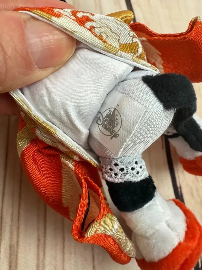 Petite peluche Disney Store Japon - Minnie kimono - photo numéro 6