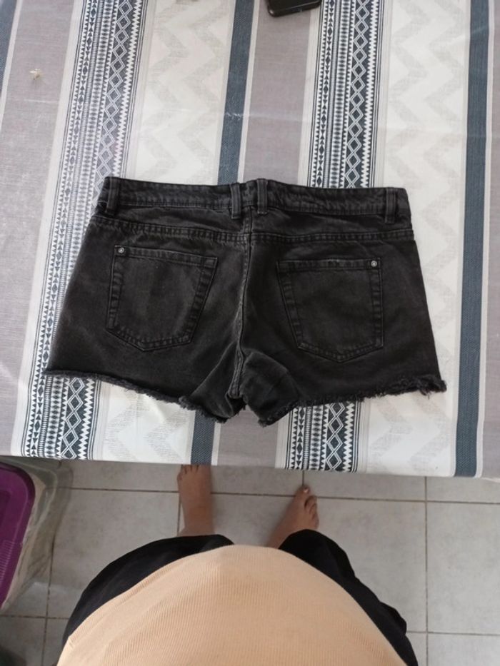 Short jeans noir - photo numéro 2