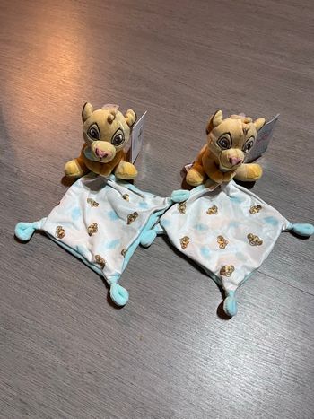 Lot 2 doudous Simba Le Roi Lion neufs avec étiquettes