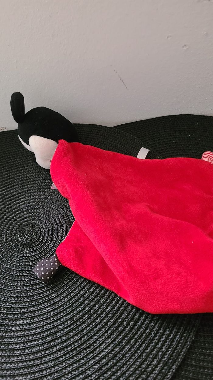 Mickey DISNEY NICOTOY doudou carré plat rouge gris et noir nuages - photo numéro 4