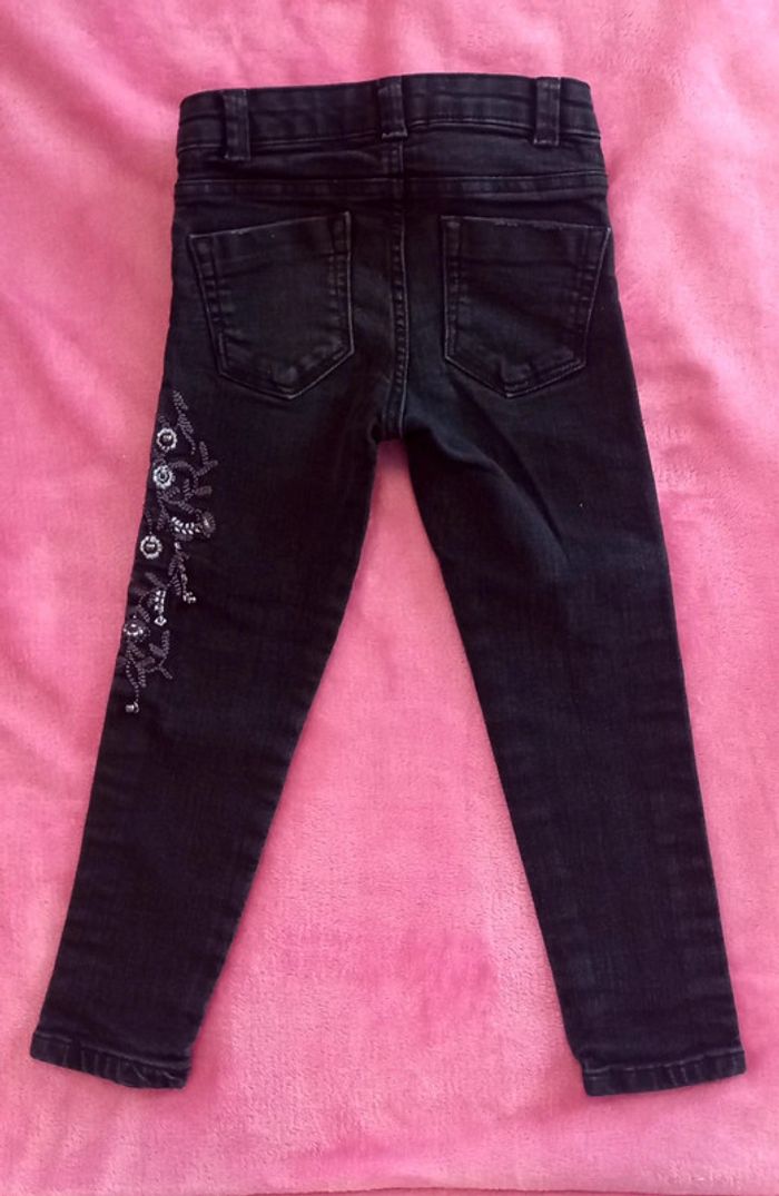 Pantalon Kiabi taille 3 ans en très bon état - photo numéro 5