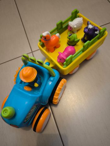 Tracteur avec personnage et animaux 