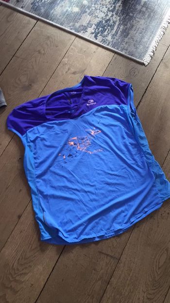 Tee shirt de sport NEUF