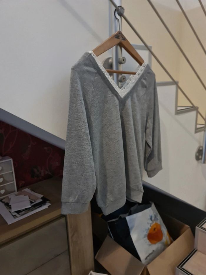 Pull col V Mim taille 40 - photo numéro 2
