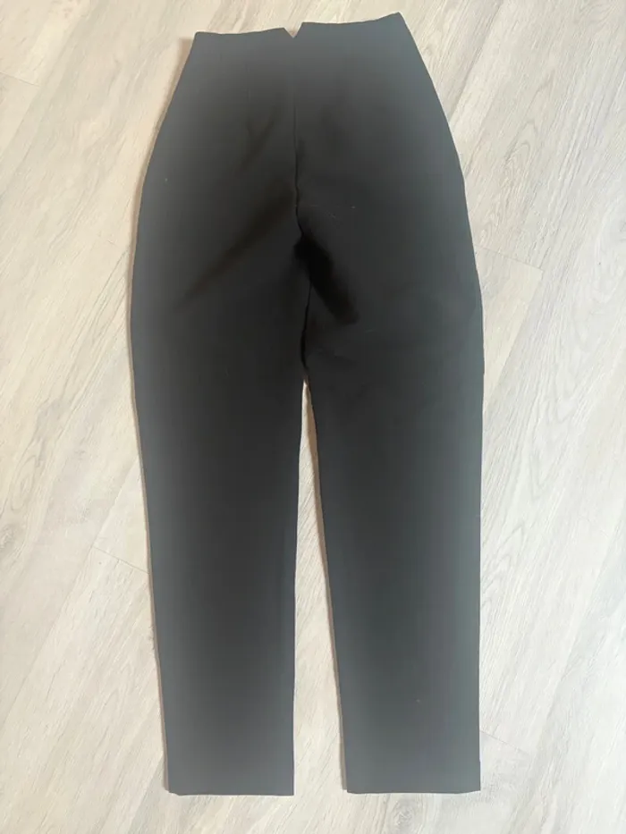 Pantalon carotte neuf - photo numéro 2