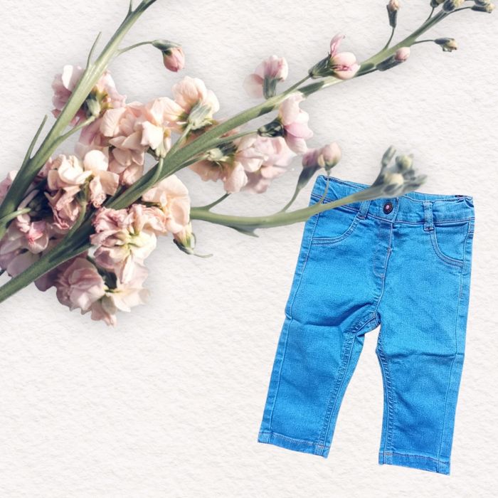 Jean bleu pour bébé fille taille 9 mois