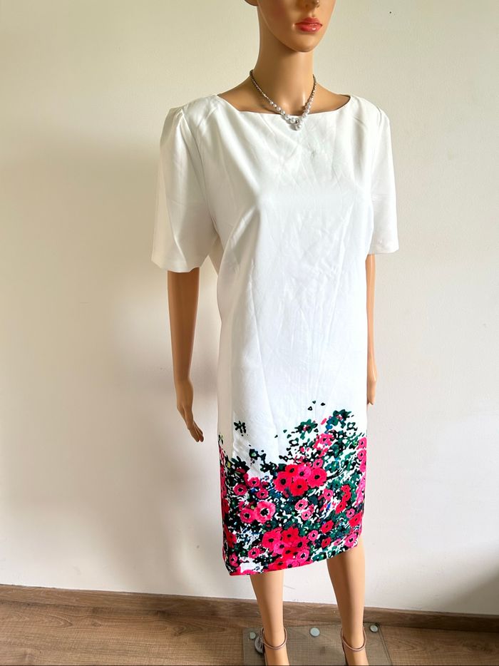 Robe blanche et fleurie neuve à manches courtes Modaland taille XXL - photo numéro 2