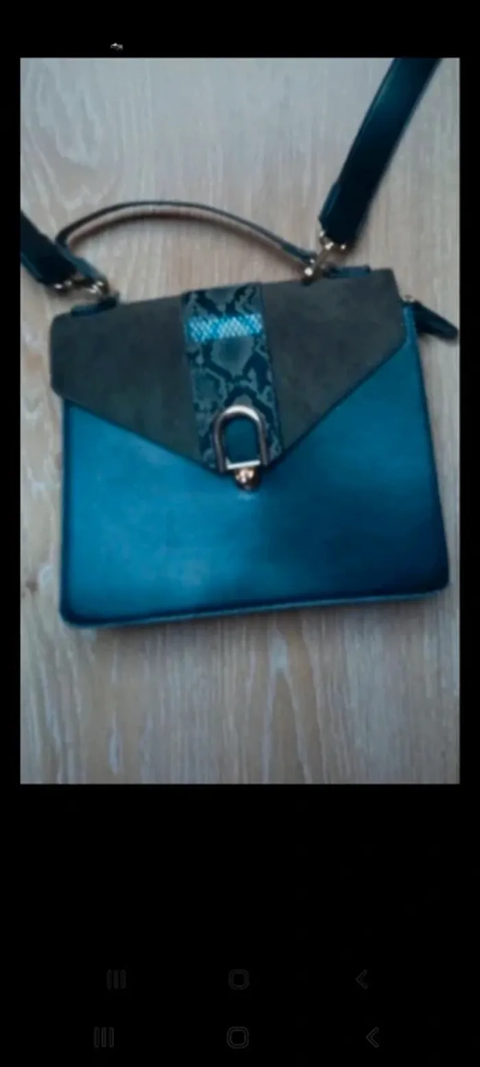 Sac Bata bleu marine détail python neuf - photo numéro 11