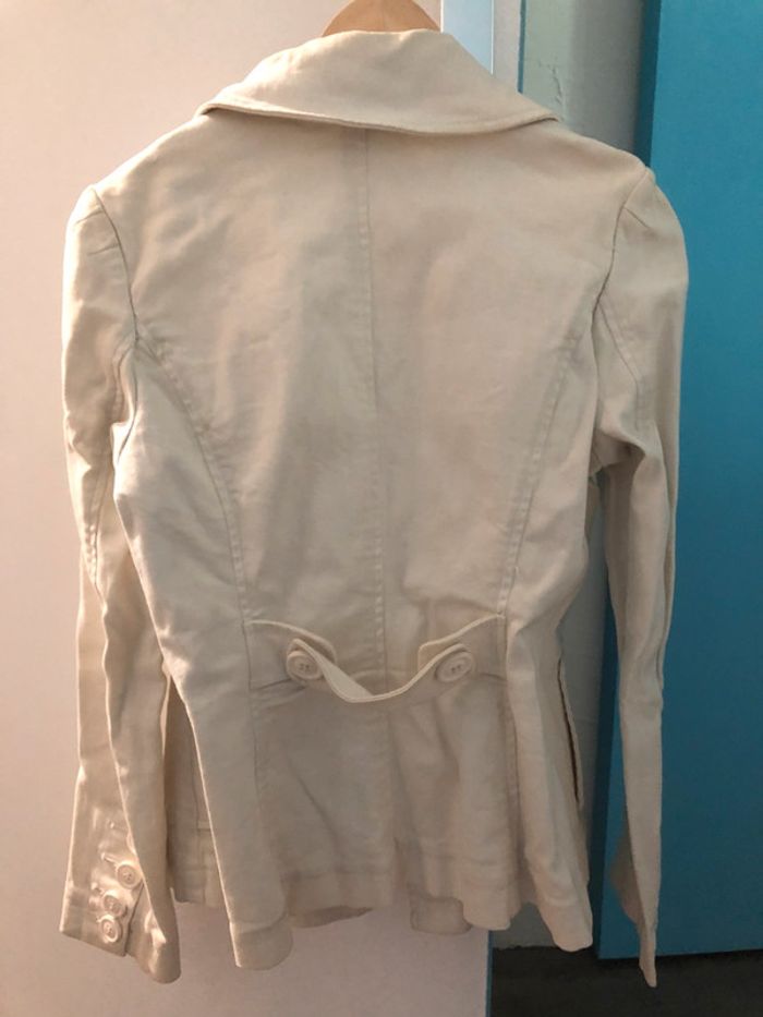 Veste blanche - photo numéro 2