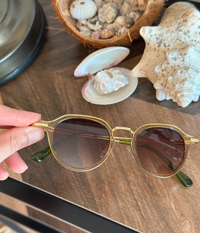 Lunettes de soleil unisexe neuves – monture dorée et branches vertes - photo numéro 3
