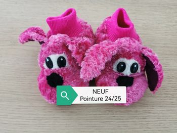 Chaussons roses 24/25 neufs