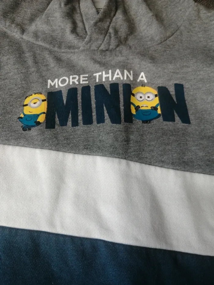 Sweat a capuche minions  10A - photo numéro 4