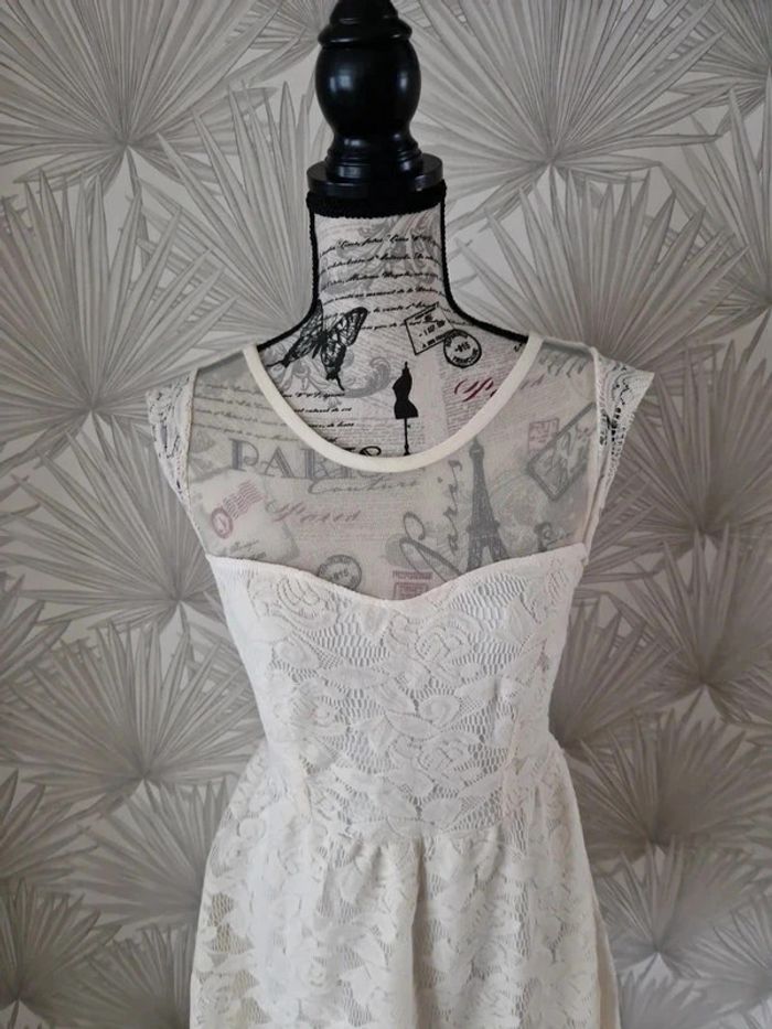 Jolie robe d'été chic en dentelle Jennyfer taille 36 - photo numéro 2