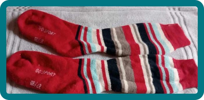 Chaussette de  ski  rouge multicolore Go Sport Pointure 27  / 30 - photo numéro 2