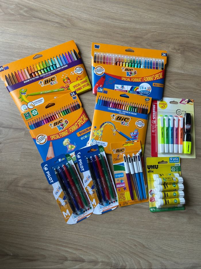 Fournitures scolaires NEUF