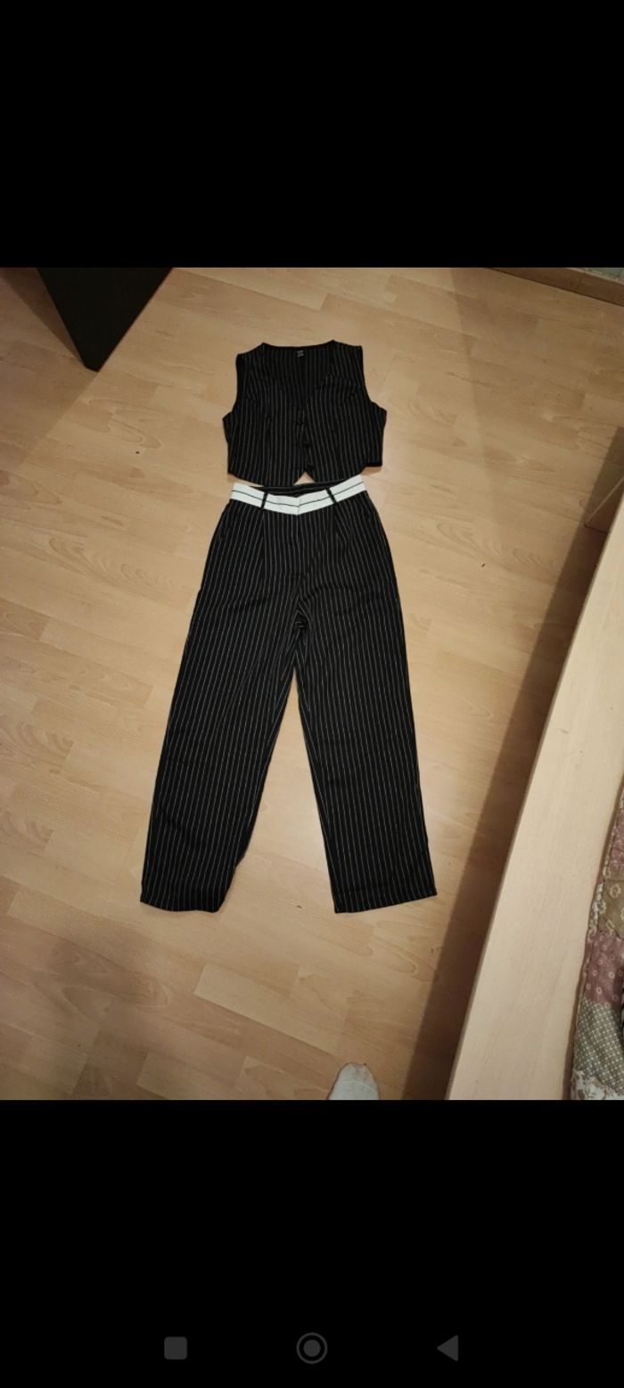Ensemble pantalon veste sans manches