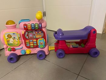 Vtech Trotti train rose.