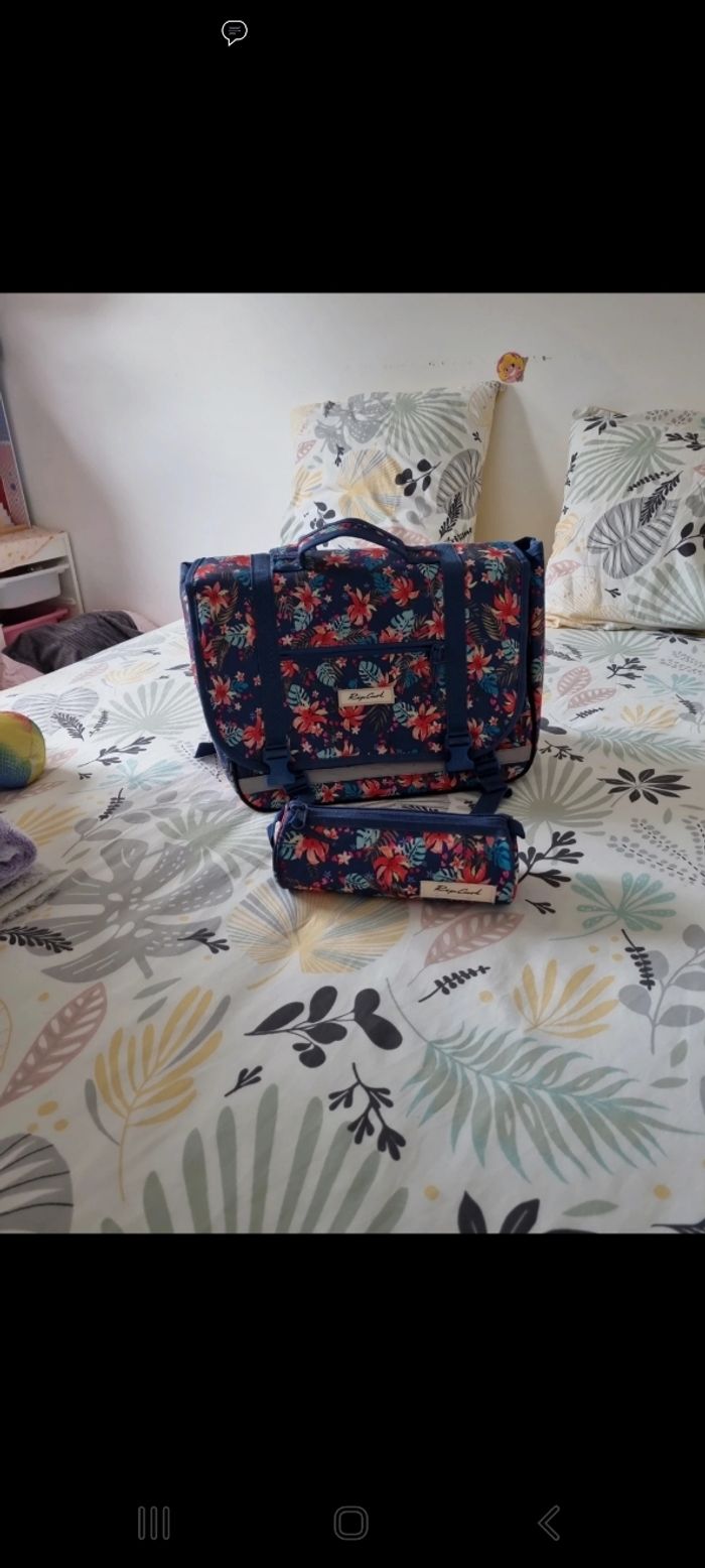 Cartable ripcurl + la trousse.