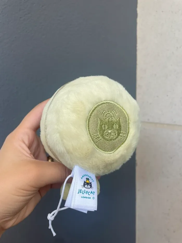 Peluche Jellycat Amuseables Macaron Max 💚 - photo numéro 9