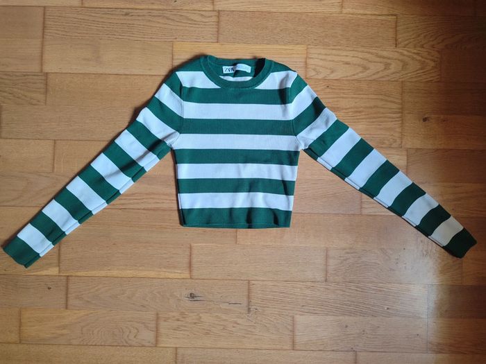 Tee-shirt manche longue crop top Zara vert et blanc taille S