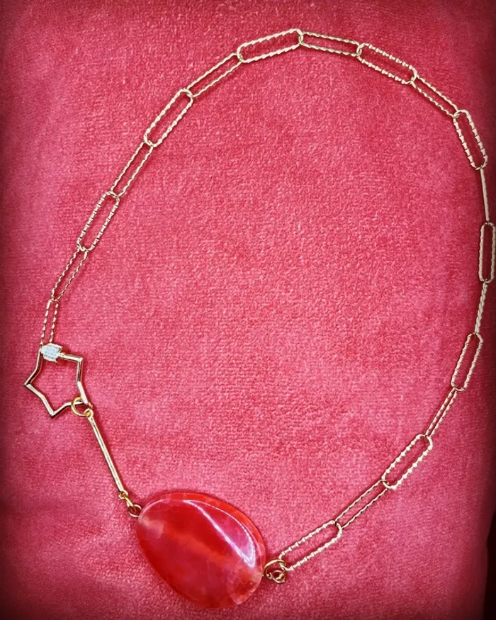 Collier pierre