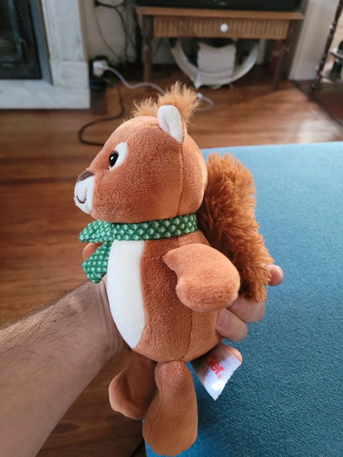 Peluche Écureuil roux Kinder 25cm foulard vert Surprise collection doudou foret - photo numéro 4