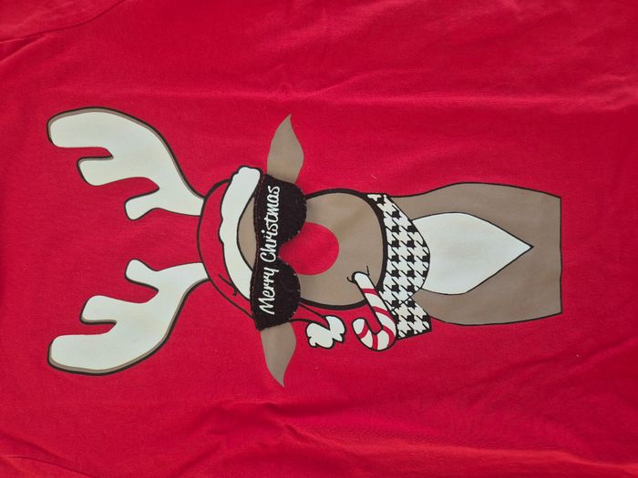 T-shirt Kiabi 4 ans rouge – Motif rennes 🌟 - photo numéro 5