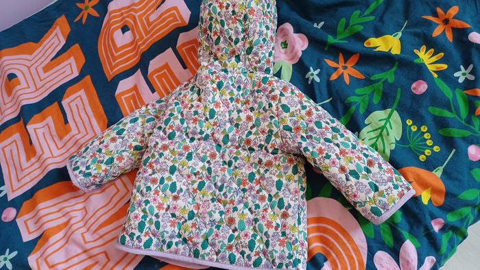 Veste matelassé fleurie à capuche  coupe vent 12 mois - photo numéro 2