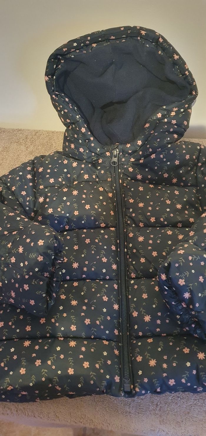 Jolie lot de vêtements fille 3 ans - photo numéro 10