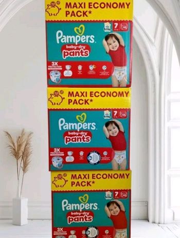 Couches Pampers taille 7 pants+15 kg lot de 3 cartons 
