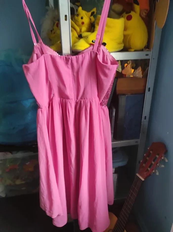 Robe patineuse à paillettes - photo numéro 2