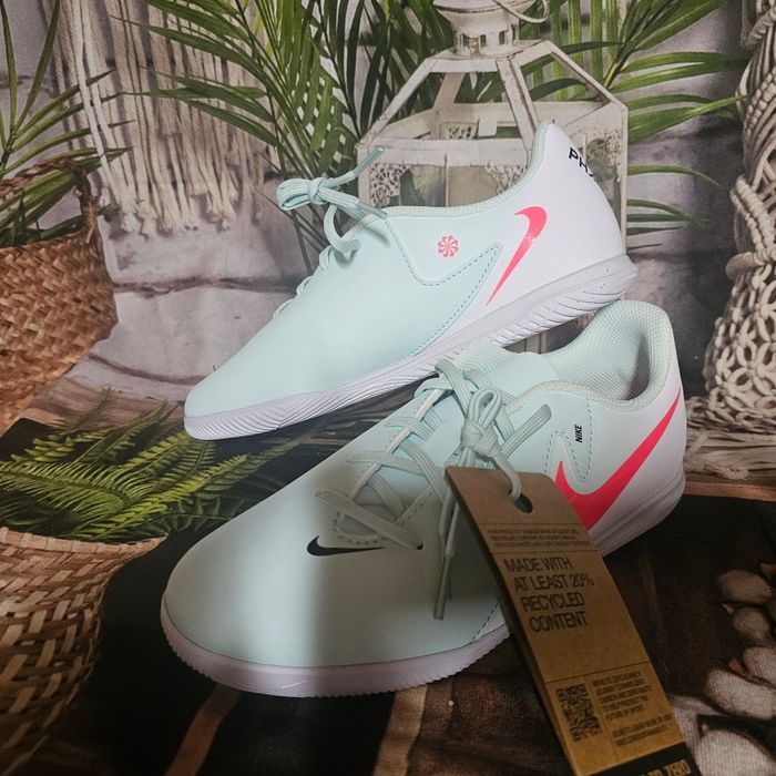 Basket NIKE PHANTOM ACADEMY (Neuve) – TAILLE 37.5 - photo numéro 2