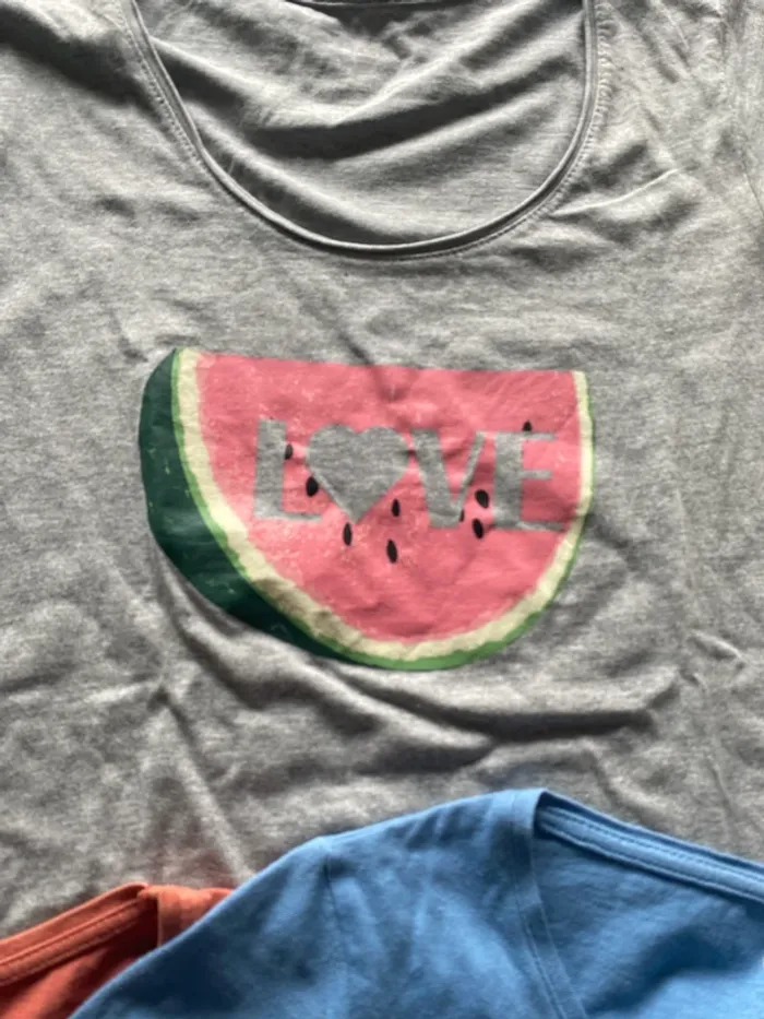 Lot 3 t-shirt Taille S en très bon état - photo numéro 4