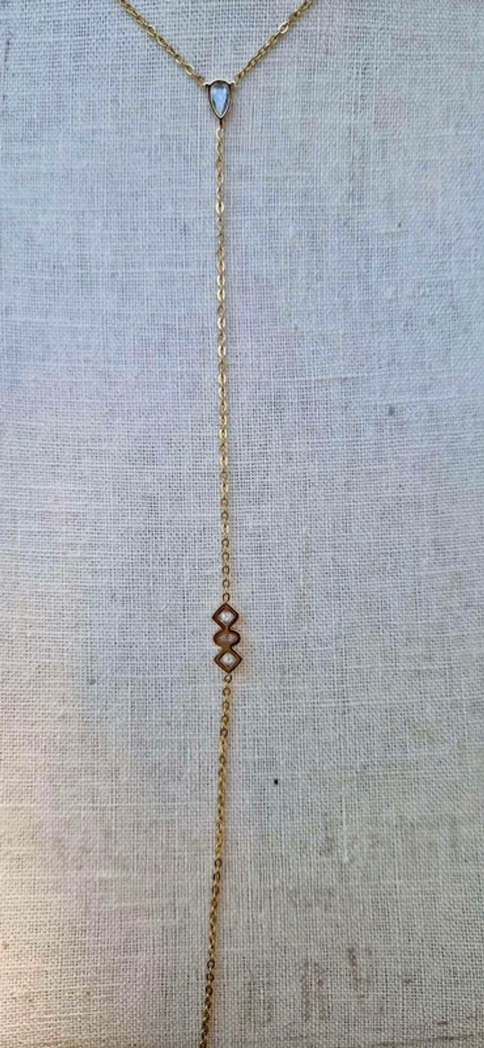 Collier sautoir fin V acier inoxydable or cristaux - photo numéro 2