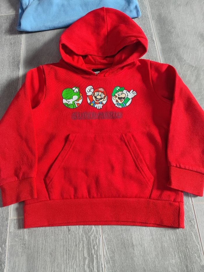 Lot 5 sweats en 6 ans - photo numéro 3