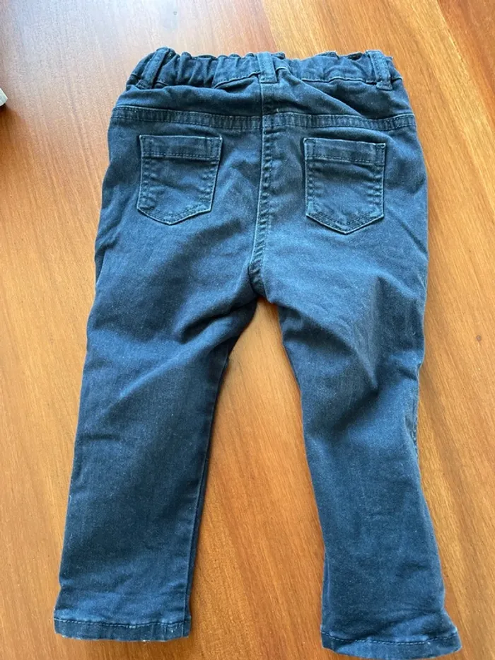 Lot de 5 jeans taille 18 mois très bon état - photo numéro 12