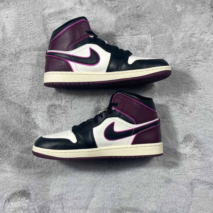 Nike Air Jordan 1 Mid « Sail Black-Active Pink » pointure 44.5 - photo numéro 11