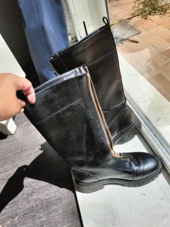 Bottes hautes noir a fermeture éclair T 38