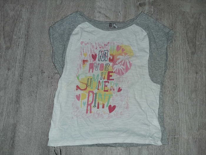T shirt 8 ans neuf