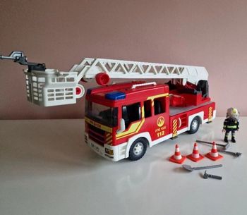 5462 Camion de pompier Playmobil avec échelle et sirene