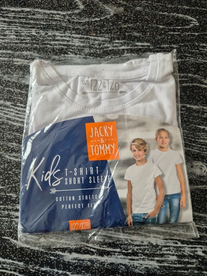 T-shirt taille 122/128