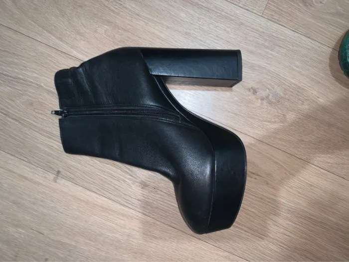 Bottines noir à plateforme - photo numéro 3