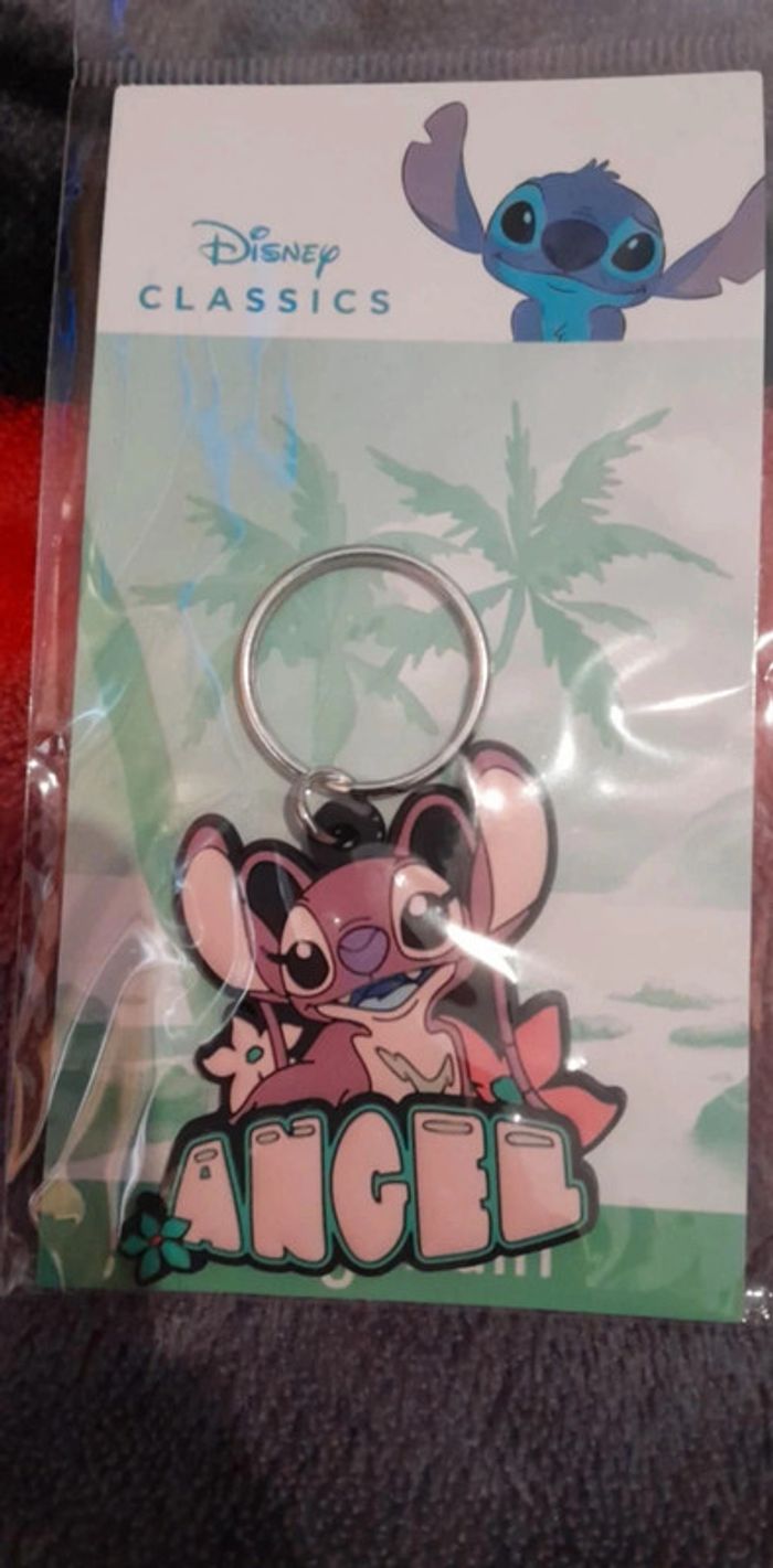 2 porte clé stitch et angel